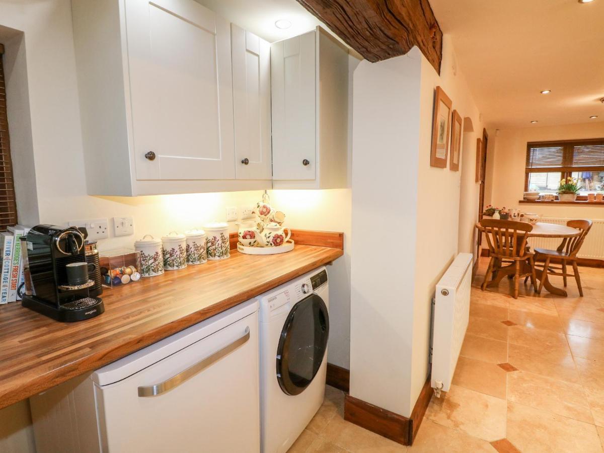 Bellamour End Cottage Рагли Экстерьер фото